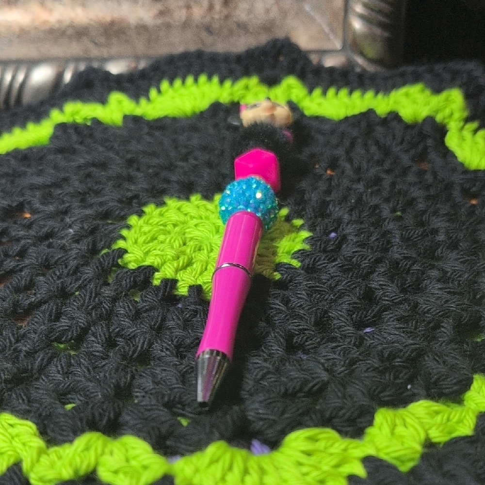 Colorful Character Beaded Keychain - Picture 4 of 4